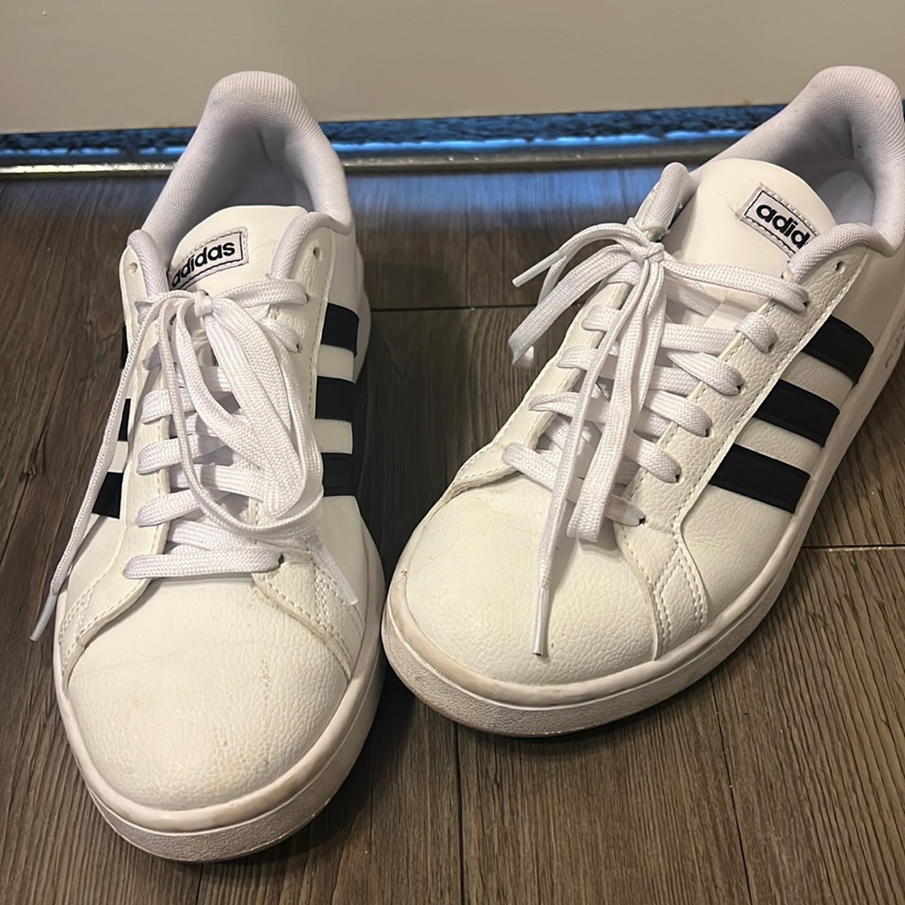 Adidas Sneakers